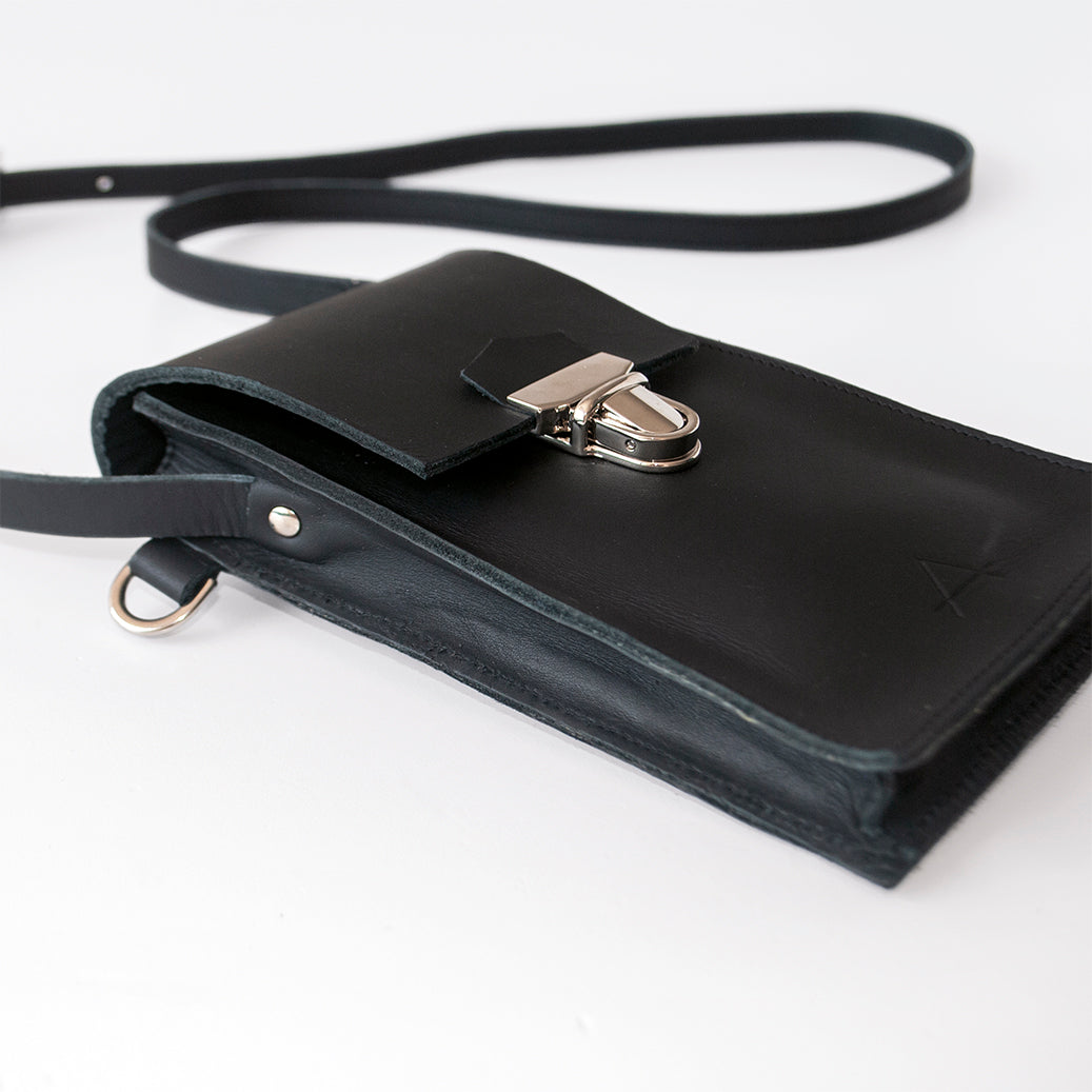 LÚCIA | Phone case